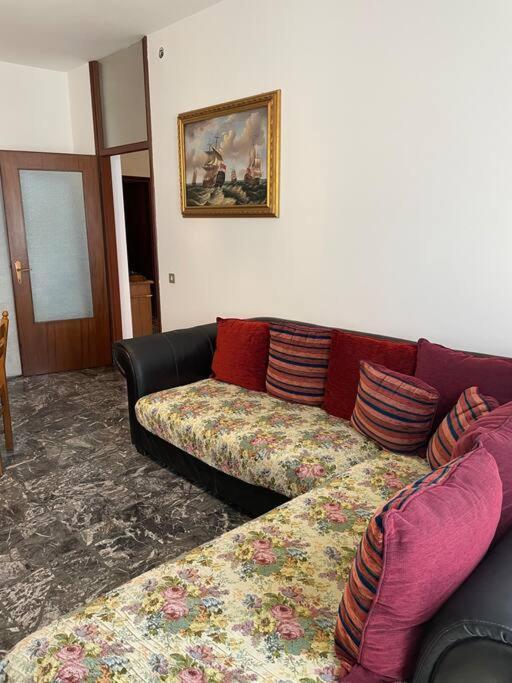 Iris Hosting Appartamenti Per Famiglie Favaro Veneto Bagian luar foto